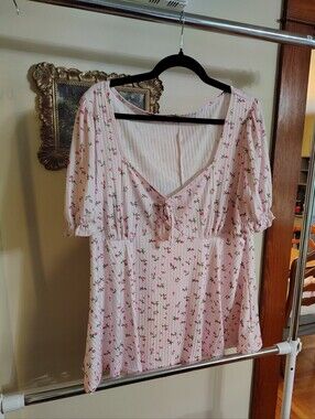 Women’s Pink Ditsy Floral Top